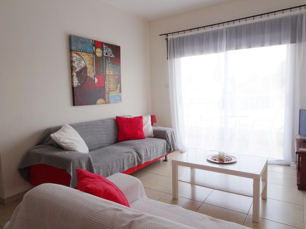 Appartement Melpo Court à Geroskipou Extérieur photo